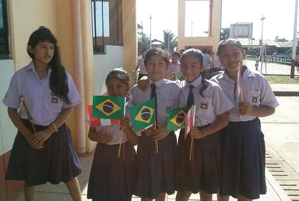 Estudantes peruanos impressionaram os acreanos pela vontade de aprender