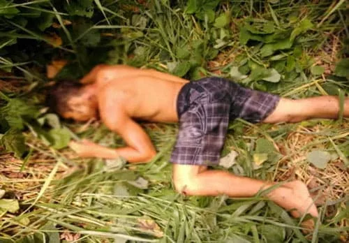 Polícia esteve no local para identificar o corpo, que foi levado ao IML para procedimentos