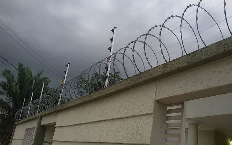 Vizinhos se unem para se proteger usando todo o tipo de tecnologia 2 EXCLUSIVO 2