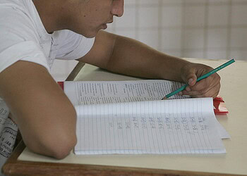É permitido somente o uso de caneta esferográfica preta