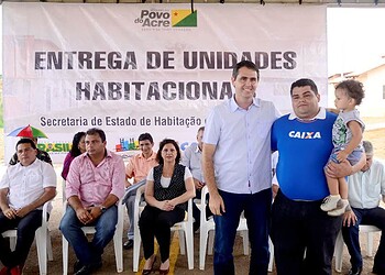 Prefeito Marcus Alexandre participou de solenidade com beneficiários do programa
