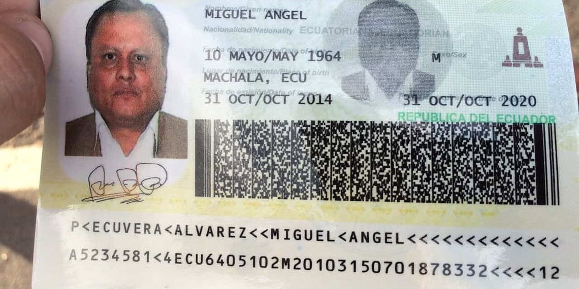 Equatoriano é preso na BR-317 com 30 Kg de cocaína em acrílico