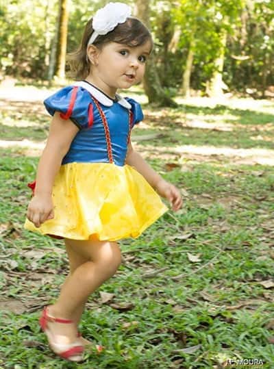 Em pose, a lindinha Lanna, que no domingo, 9, completou 2 aninhos cercada de carinho e chamegos dos papais corujas Ricardo Bártholo e Thaís Souto. Vivas, vivas! 