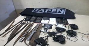 Facas e celulares são apreendidos em presídio