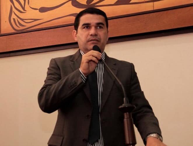 Comissão de Segurança Pública da Aleac garante retirada pacífica de brasileiros da fronteira 1 Jamyl Asfury tenta resolver o impasse na fronteira