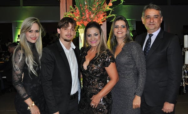 Socorro Bessa recebeu o prêmio Destaque pela sua trajetória de sucesso no Sistema FIEAC