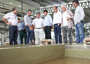Wellington Dias (ao lado esquerdo do governador) durante visita ao Acre em março deste ano