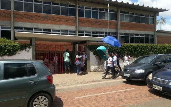 Crime aconteceu ontem em frente ao Colégio Meta