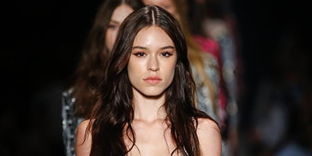 O make mais comentado do SPFW trouxe a feminilidade dos olhos gatinhos.