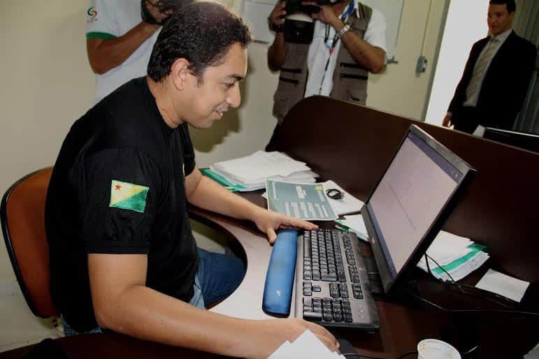 Mensagens enviadas serão submetidas a análise dos policiais