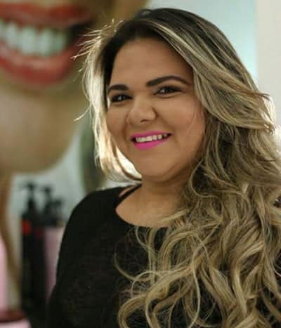 Empresária Paula Oliveira esbanja sorrisos pelos quatro anos de sucesso de seu Espaço Vip. Qualidade, rapidez, atendimento e excelência em todos os serviços, faz o Espaço Vip by Oliveira ser o queridinho das fashionistas. Com atendimento inclusive aos domingos e produtos de ponta, como os da linha Senscience. O Espaço Vip faz o diferencial.