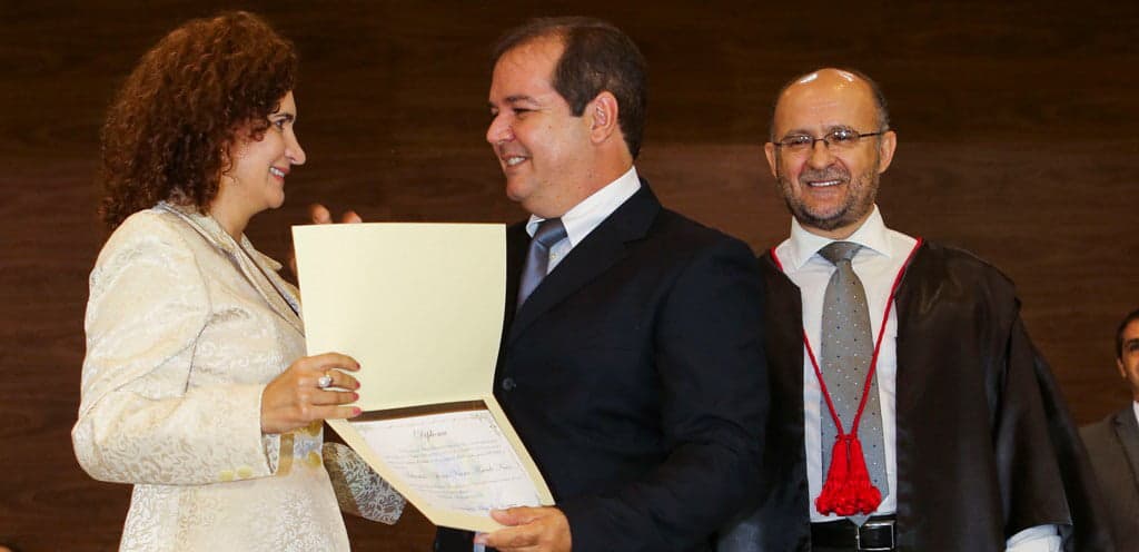 Tião Viana foi diplomado por Marlúcia Cândida, ao lado do desembargador Adair Longuini