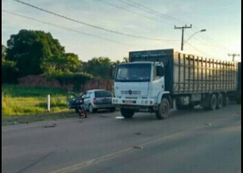 Menino de 12 anos é atropelado por caminhão enquanto voltava da escola