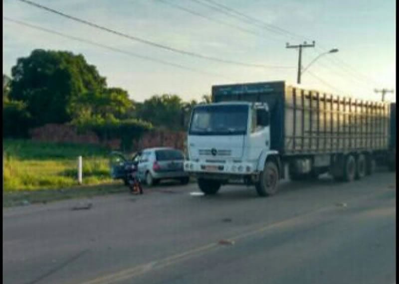 Menino de 12 anos é atropelado por caminhão enquanto voltava da escola