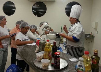 Permissionários participam de oficina com chefs do Senac