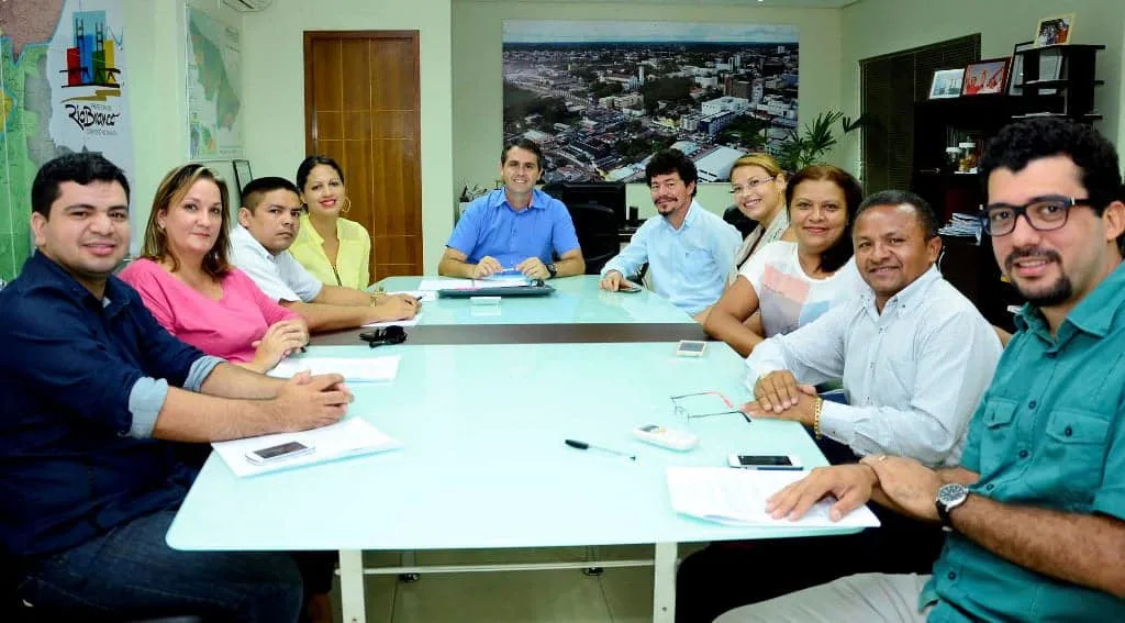 Prefeito em reunião com presidentes dos Conselhos Tutelares