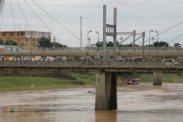 Rio Acre sobe e fica a três metros da cota atingir a cota de alerta em Rio Branco