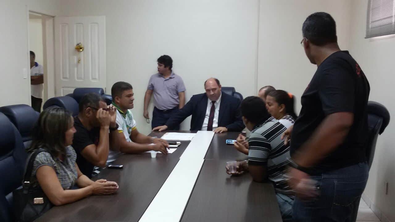 Vereador Roger Corrêa com representantes do sindicato