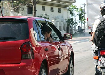 Uso do cinto de segurança no banco de trás é essencial