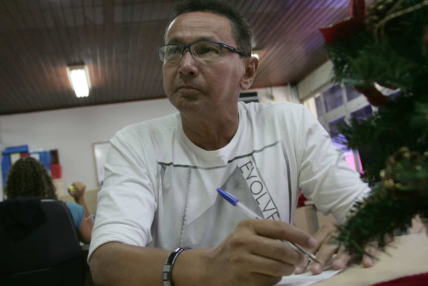 Após 50 anos, Ufac promove curso de mestrado para técnicos administrativos 2 Professor Dr. Cláudio Mota afirma que professores fazem cursos de pós-graduação quando quiserem