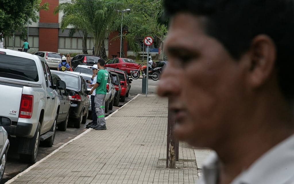 Apesar da notícia dos cursos, flanelinhas temem por uma minoria analfabeta