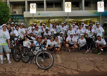Funcionários fizeram o percurso de 13 km nas bikes