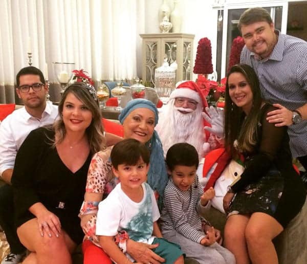 Minha querida amiga Eloisa Braga curtindo com a família à noite de Natal. 