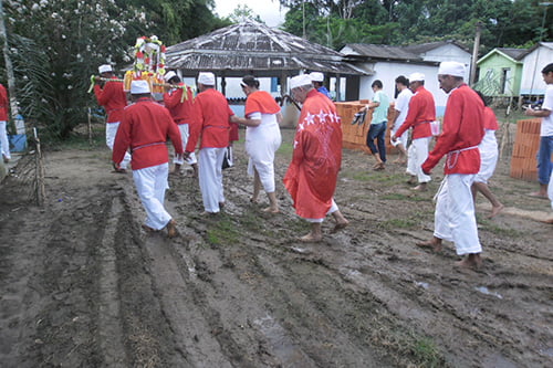 O ‘Mestre’ conta que ver o ramal da igreja pavimentado seria um grande sonho