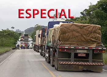 Cheia histórica do Rio Madeira em 2014 atingiu a BR-364, danificou a estrada e isolou o Acre do restante do país