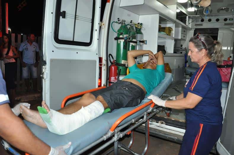 Duas pessoas são atropeladas por caminhonete no Bairro Alto Alegre 2 Duas pessoas são atropeladas por caminhonete no Bairro Alto Alegre 2