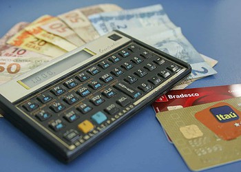 Acreanos deverão se organizar para pagar todos os impostos e despesas de janeiro