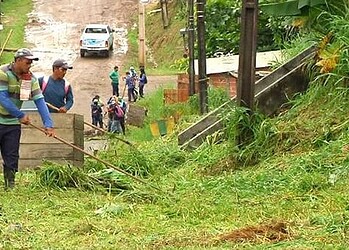Cheques estariam em um terreno baldio da cidade