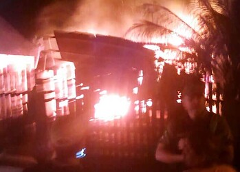 Residência é totalmente destruída por fogo no Bairro Calafate