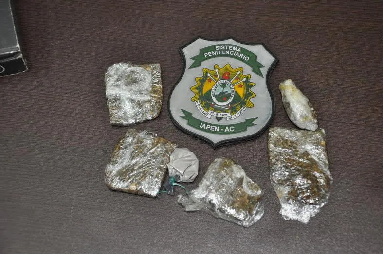 IAPEN encontra drogas dentro de cela do Complexo Prisional