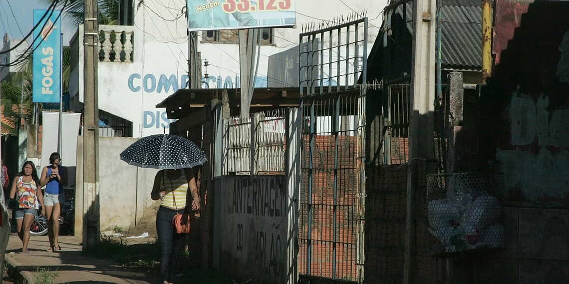 Candidatos das últimas eleições devem retirar placas