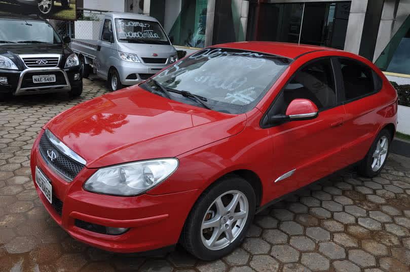 Homens são suspeitos de falsificar documentos