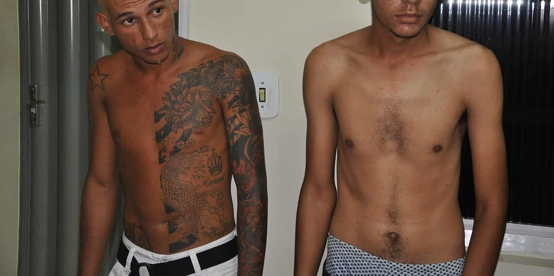 Polícia prende dois homens com vinte tabletes de maconha no Terminal Urbano