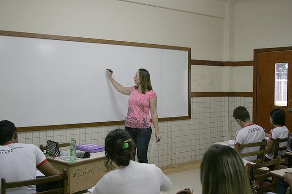 Piso salarial dos professores passa por reajuste em todo o país