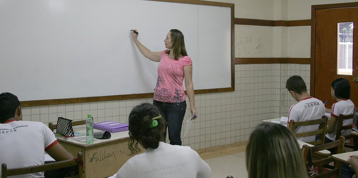 Piso salarial dos professores passa por reajuste em todo o país