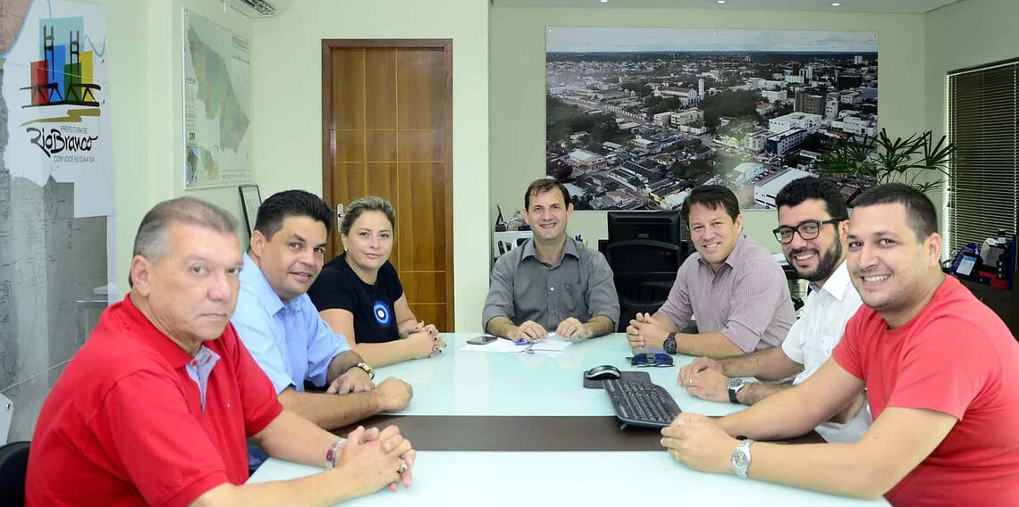 Nova Mesa Diretora da Câmara é recebida pelo prefeito de Rio Branco em exercício