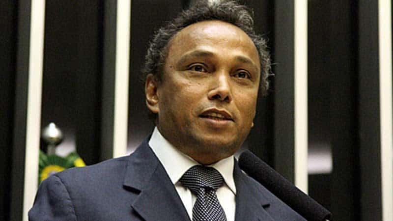 PT fecha acordo para Sibá Machado ser líder da bancada petista na Câmara Federal