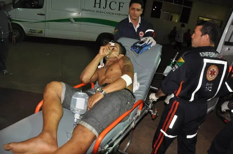 Mesmo atingida, vítima correu para fugir do criminoso