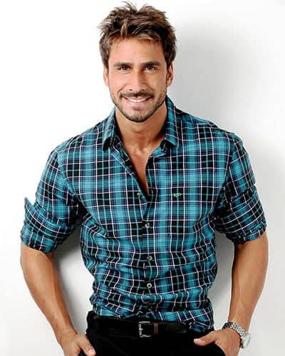 DENGUE 1 TEATRO - Rio Branco recebe no dia 23, às 20h, no Teatrão, a peça “Tudo por Ela”. O espetáculo é uma comédia estrelada pelo ator Júlio Rocha e aborda o comportamento dos homens sobre o término de uma relação amorosa. Ingressos: Zinguer.