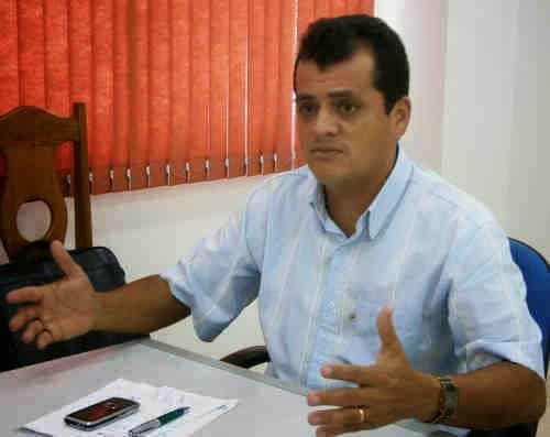 Justiça concede liminar e prefeito de Acrelândia é reconduzido ao cargo 2 Jonas estava sendo acusado de improbidade administrativa