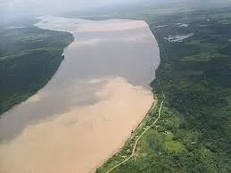 Áreas atingidas pela cheia do Rio Madeira na divisa entre o Acre e RO poderão ser evacuadas