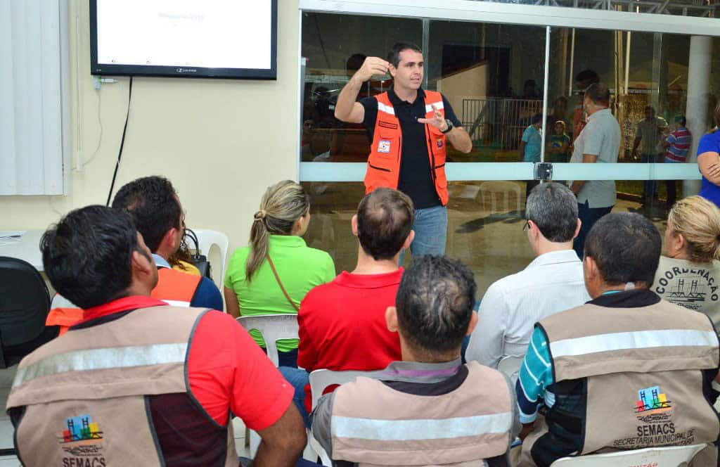 O prefeito conclamou os secretários para que se esforcem ao máximo para atender todas as demandas