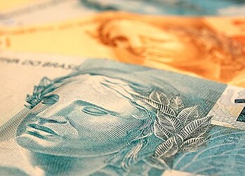 Mercado avalia que a economia brasileira deve encolher em 2015