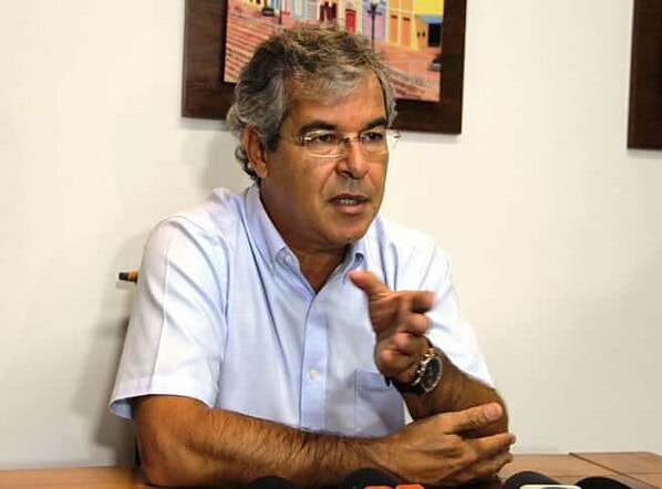 Senador diz que avaliação negativa ao PT surge em decorrência da crise econômica