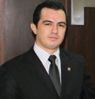 Armando Melo afirma que suposto médico nunca trabalhou no Huerb