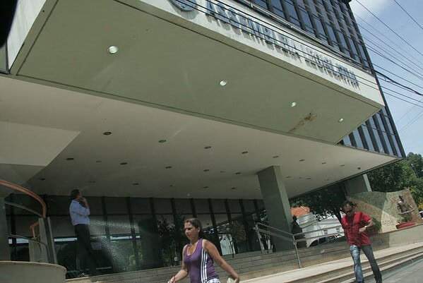 Parlamentares estaduais visitam municípios do Alto Acre atingidos pela cheia e entregam donativos